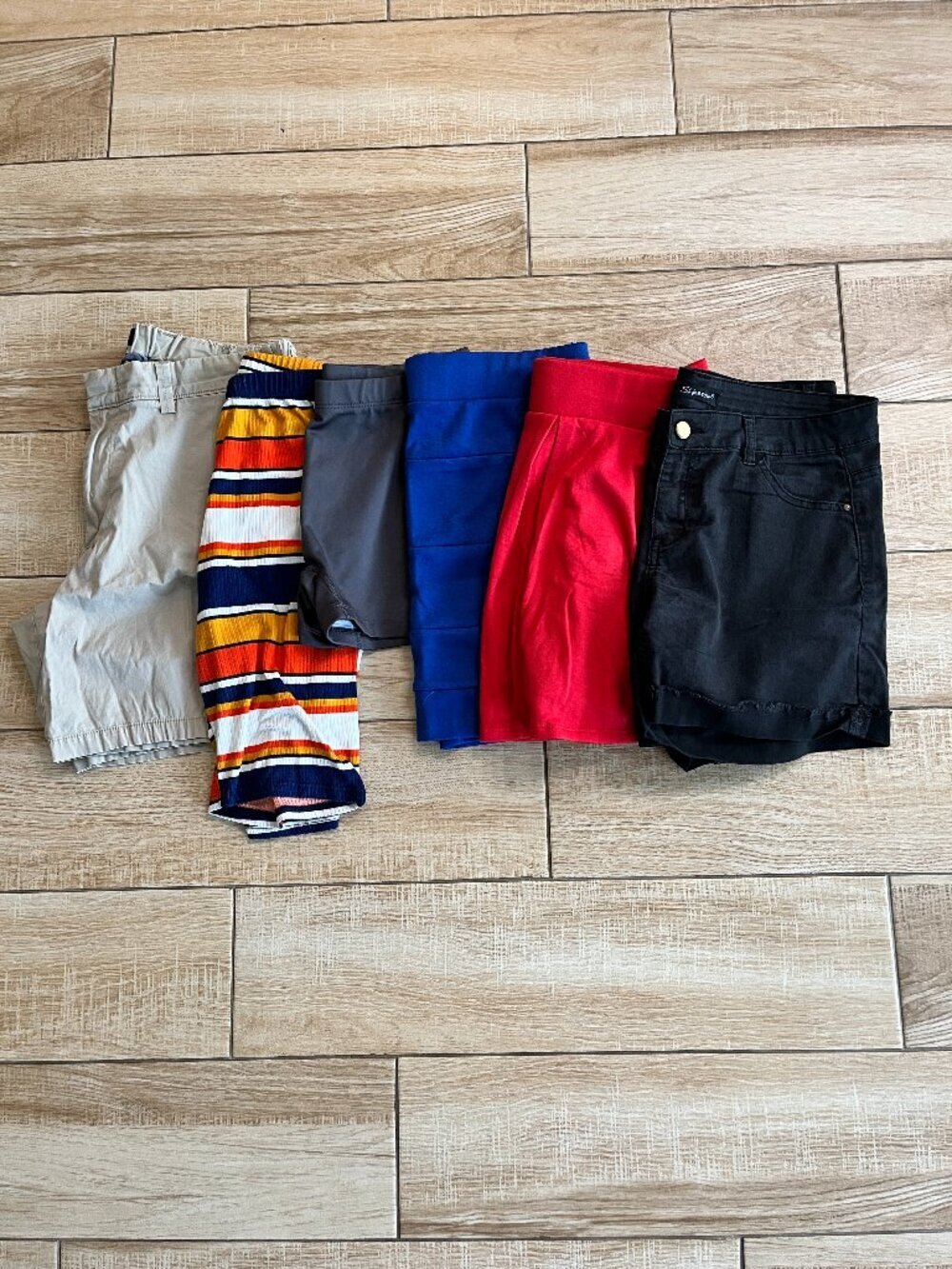 Womens Bundle of 6 Shorts - L